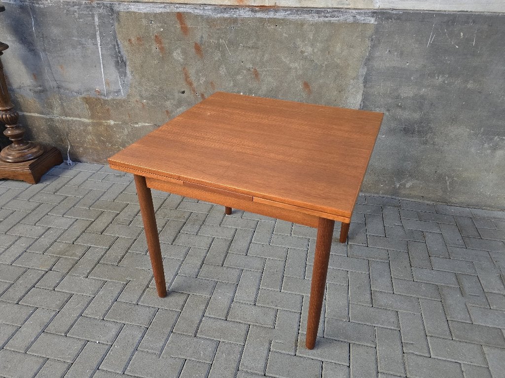 Foto 3 van Uitschuifbare Eettafel Klein Teak | Mid Century Deens Design