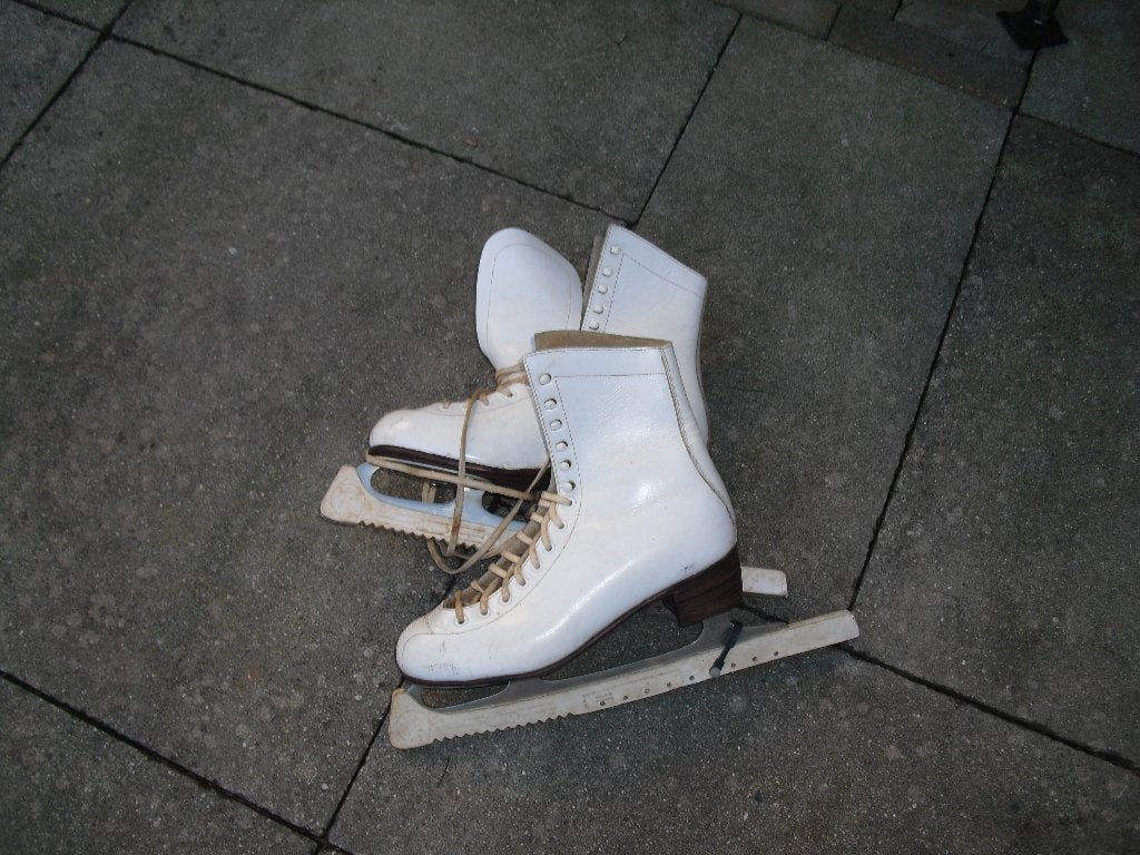 TE KOOP PAAR DAMES KUNST SCHAATSEN, Ophalen, Noren, Overige merken