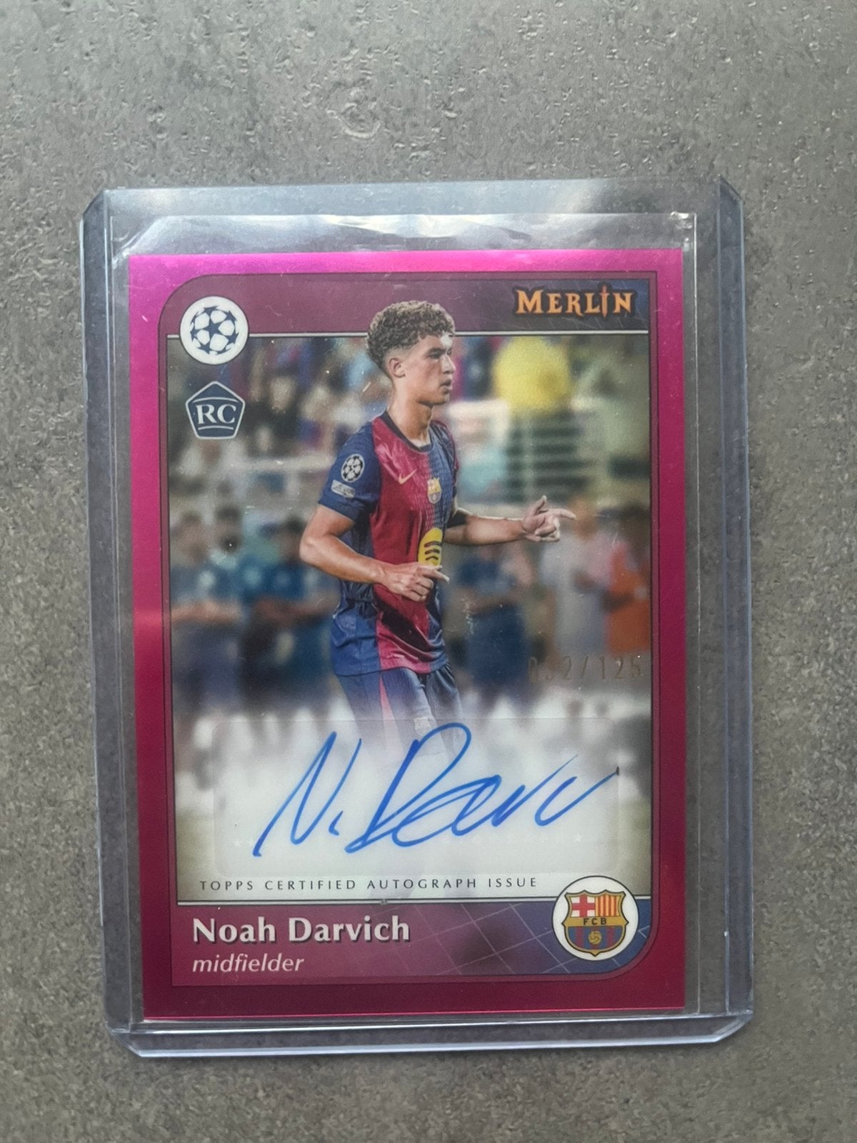 2024-25 Topps UEFA Merlin Rookie Noah Darvich Auto /125, Ophalen of Verzenden, Zo goed als nieuw, Plaatje
