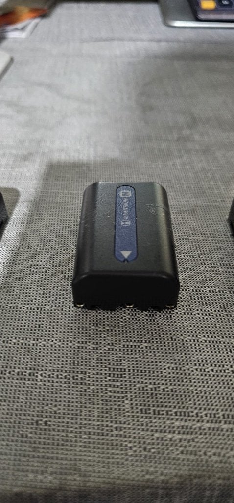 Originele Sony NP-FM30 accus. In prima staat, -, -, Ophalen of Verzenden, Zo goed als nieuw