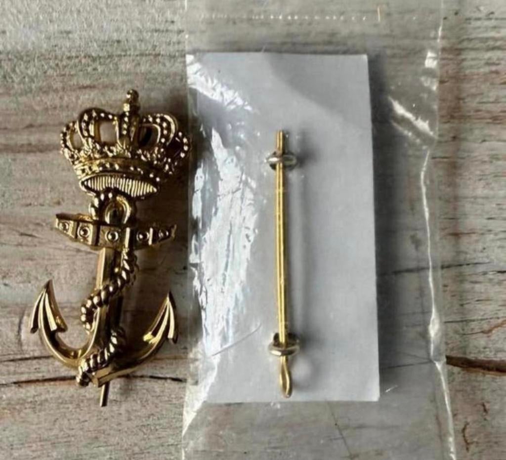 Korps Mariniers Baretembleem Goud Anker, Verzenden, Marine, Nederland, Embleem of Badge