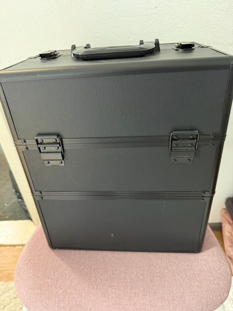 Nagelstyliste koffer met oefenhand, Ophalen of Verzenden, Zo goed als nieuw, Zwart, Hardcase