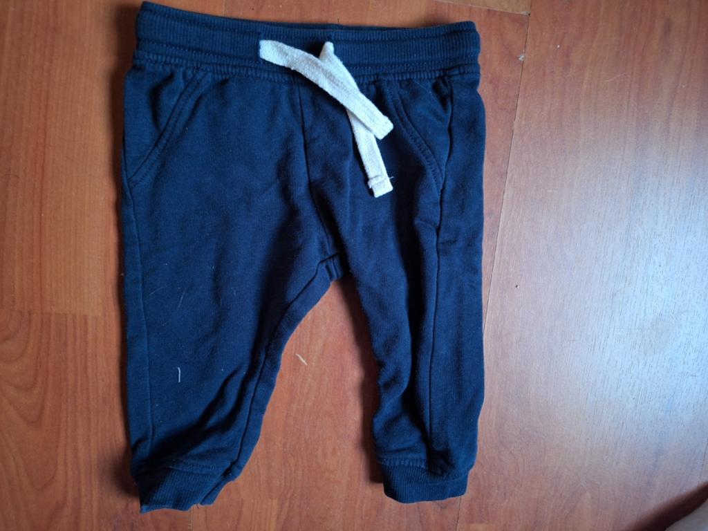 Donkerblauw joggingbroekje van de Hema, maat 68, Kinderen en Baby's, Babykleding | Maat 68, Broekje, Verzenden, Zo goed als nieuw