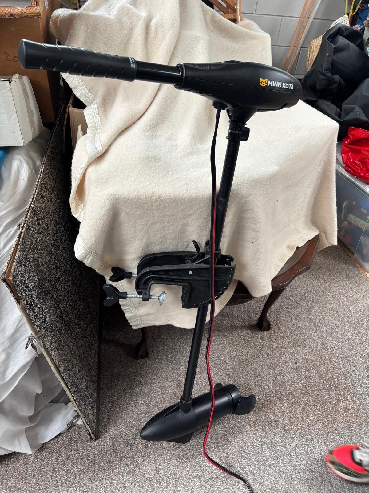 Minn Kota Endura Max 55 LBS fluistermotor met accu, Ophalen, Zo goed als nieuw, Motor en Techniek