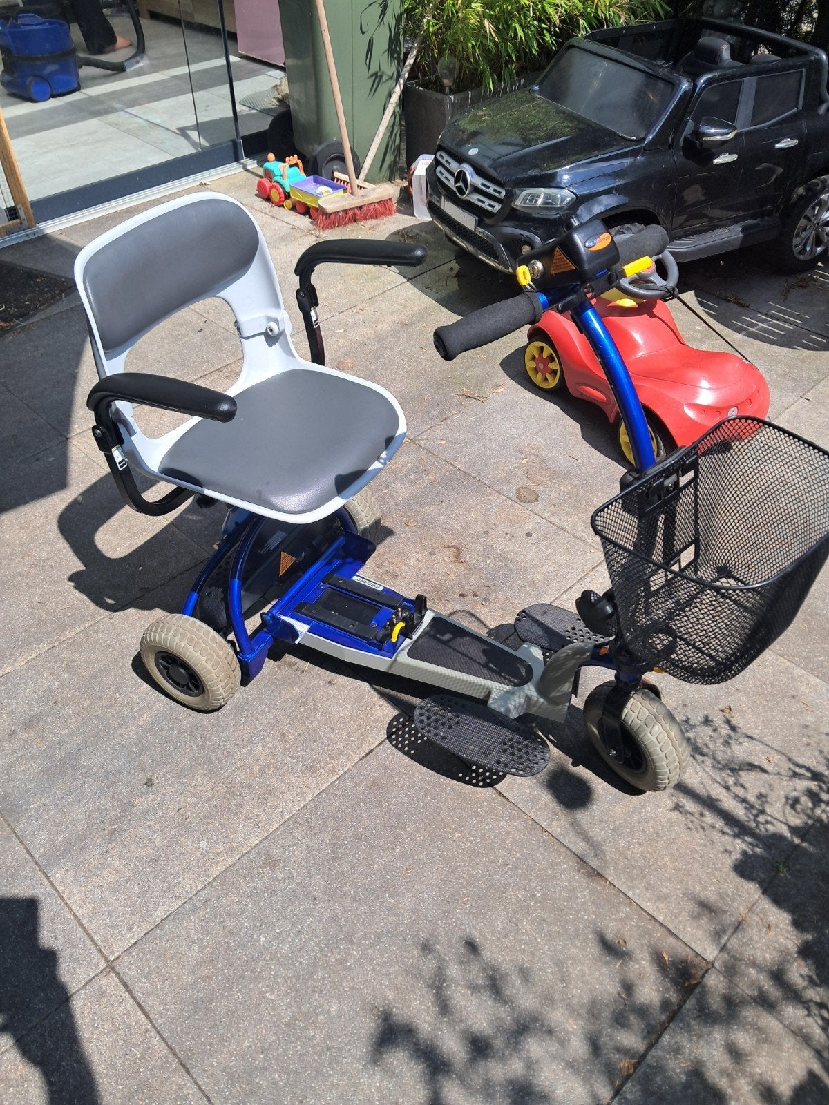 Opvouwbare scootmobiel, Diversen, Ophalen, Gebruikt, 15 km of minder, 10 km/u of minder