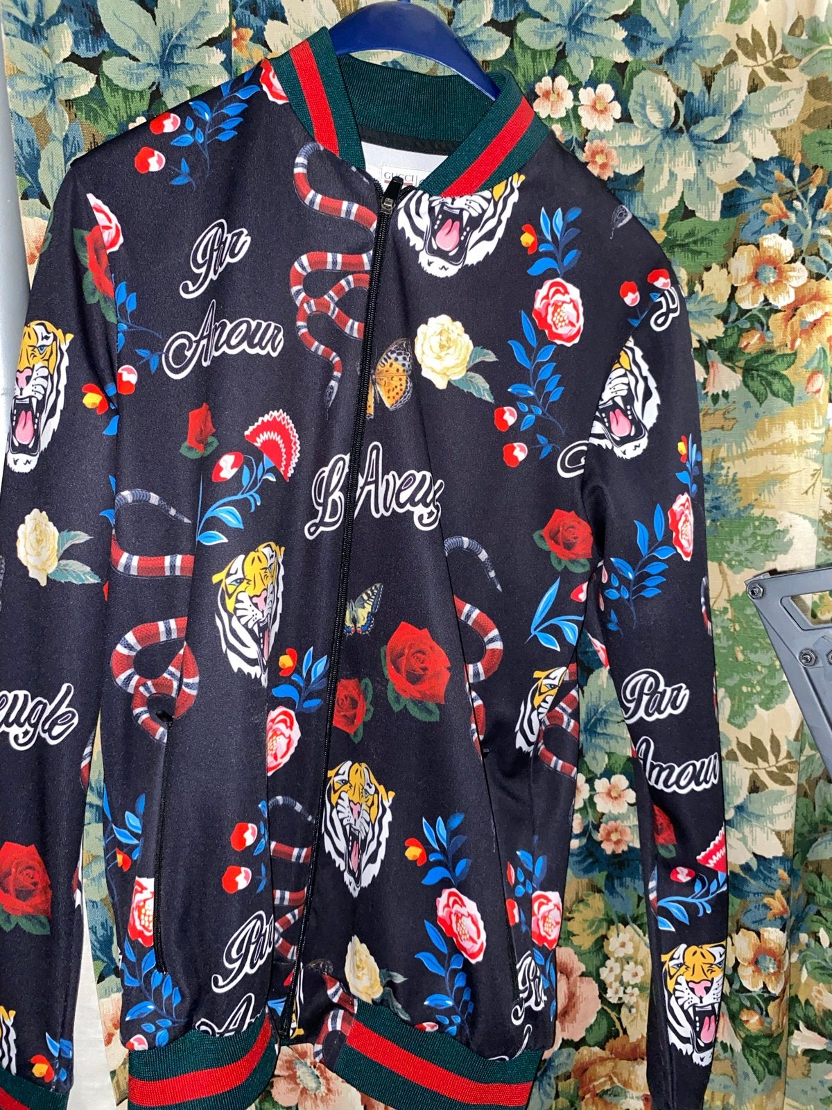Gucci Bomberjack met tijgerprint en bloemen - Maat XL, Ophalen of Verzenden, Zo goed als nieuw, Maat 56/58 (XL), Zwart
