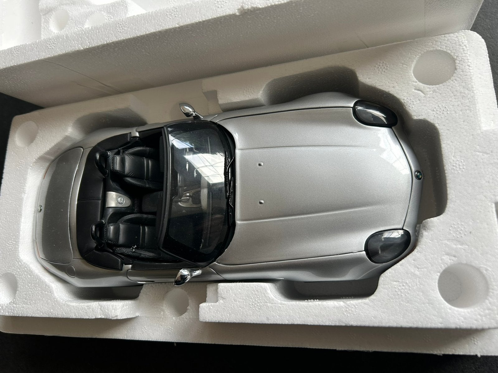 Bmw Z8 1:18 Kyosho in nieuwstaat incl doos en toebehoren, Ophalen of Verzenden, Zo goed als nieuw, Kyosho