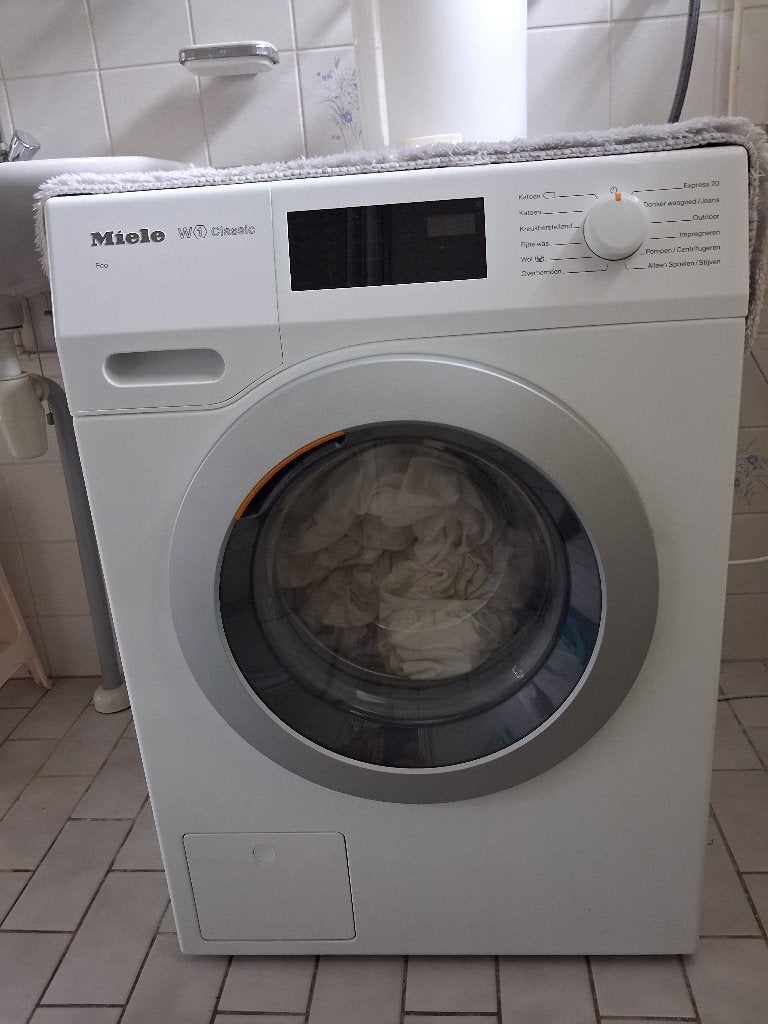 Foto 2 van Miele W1 Classic Wasmachine - Zo goed als nieuw