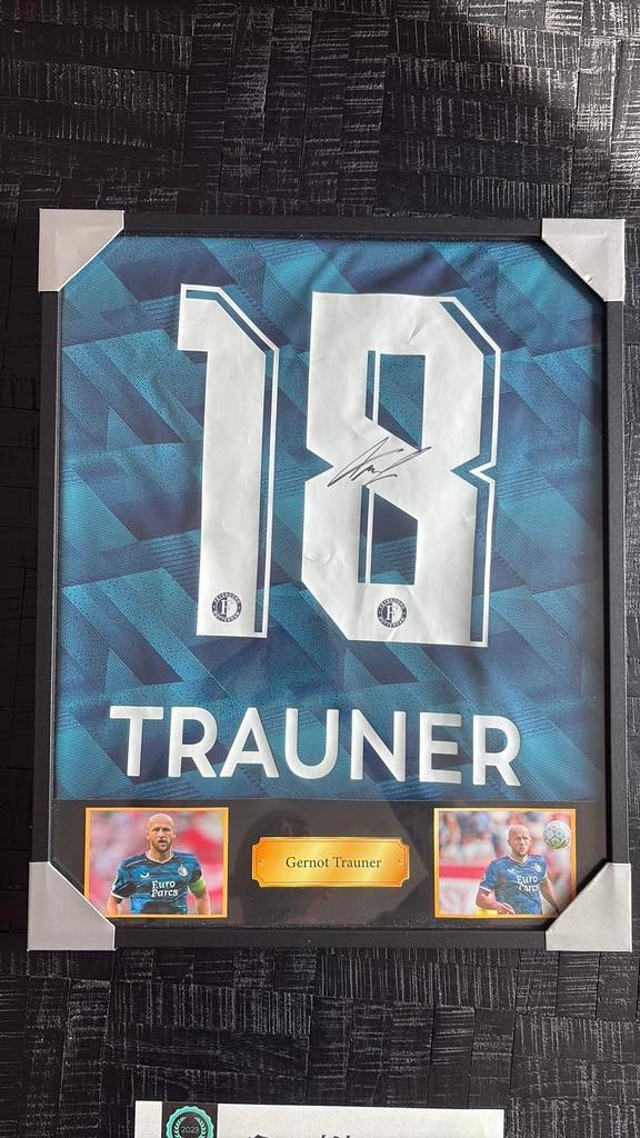 Gesigneerd Feyenoord shirt Gernot Trauner ingelijst, Verzamelen, Sportartikelen en Voetbal, Ophalen of Verzenden, Zo goed als nieuw