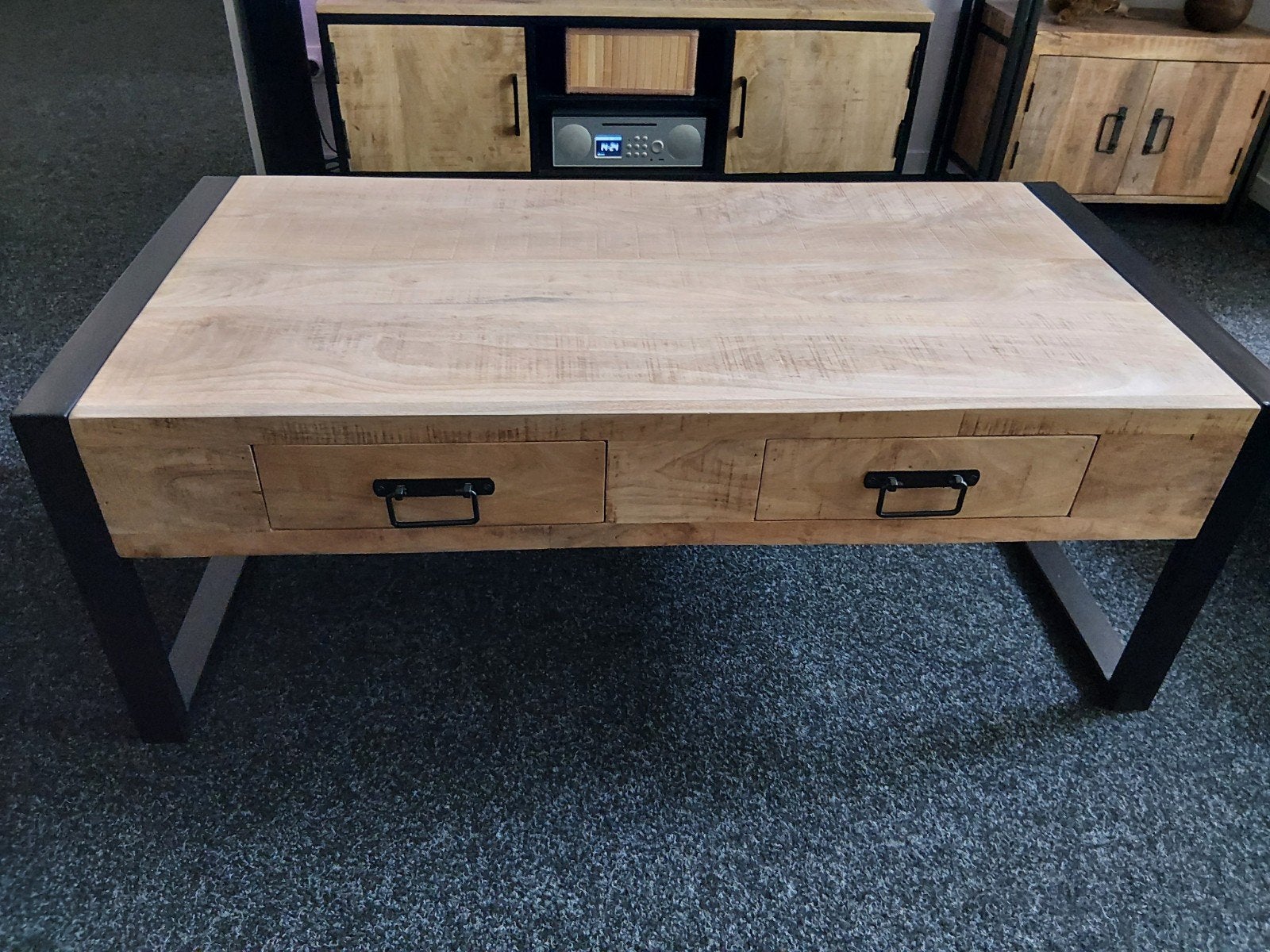 Industrieel mangohouten tafel te koop of ruilen, 100 tot 150 cm, 50 tot 100 cm, Zo goed als nieuw, Ophalen