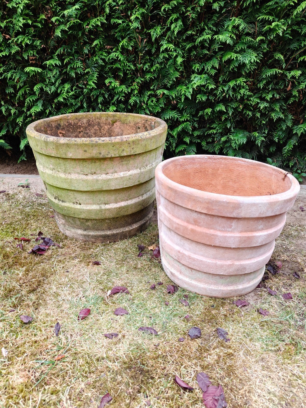 set van 2 winterharde dikke terracotta potten, Ophalen, Rond