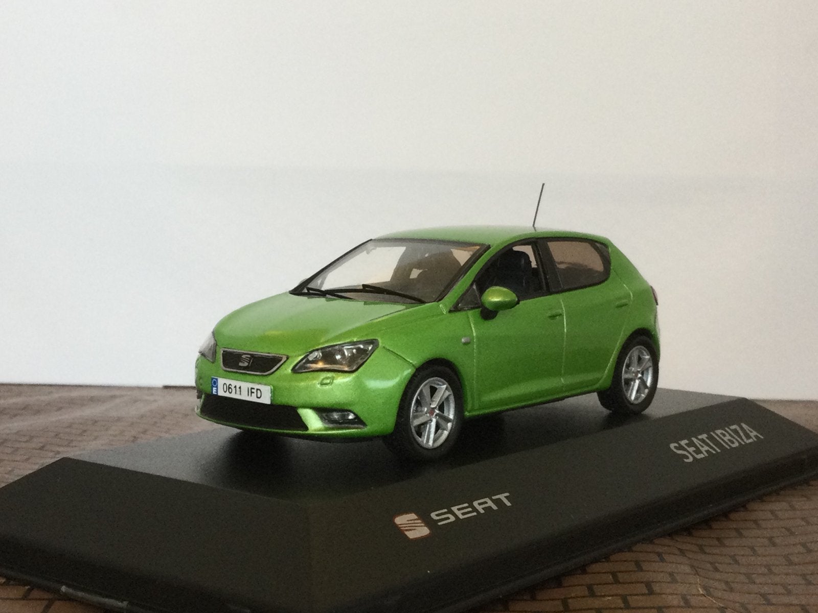 Seat Ibiza 5-drs Hatchback 2013 Groen Fisher Models 1:43, Hobby en Vrije tijd, Modelauto's | 1:43, Ophalen of Verzenden, Nieuw