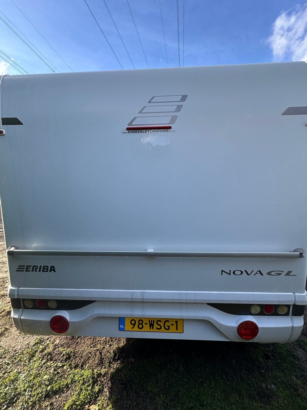 Foto 4 van Hymer Eriba Nova GL 580- Luxe caravan met enkele bedden