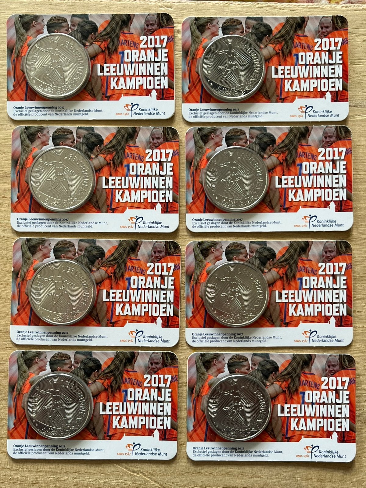 8x Nederlandse coincard Oranje Leeuwinnen Penningen 2017 KNM, Verzenden, Koningin Beatrix, Euro's