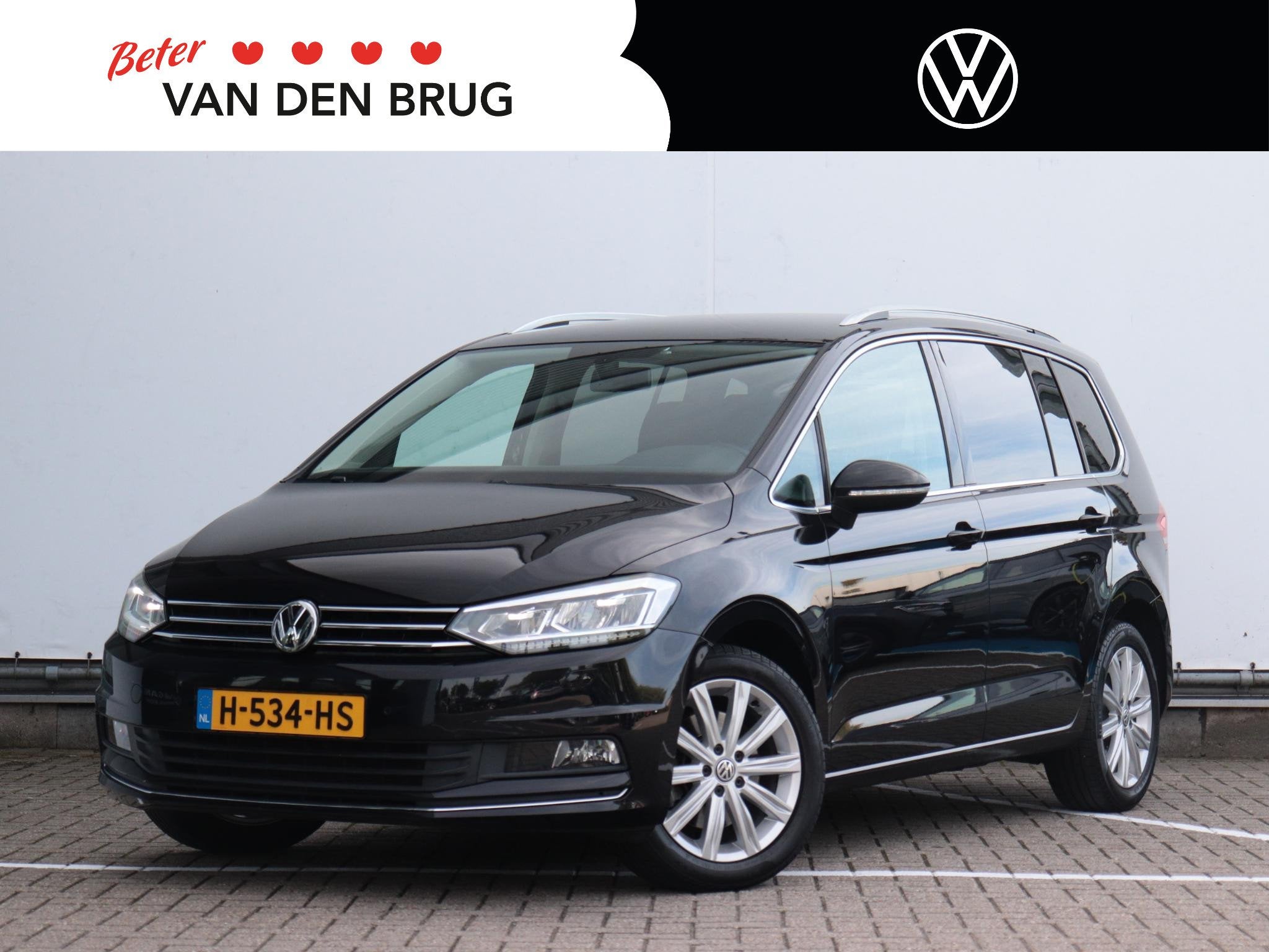 Volkswagen Touran 1.5 TSI Highline 7p | 7 Zitter | Trekhaak, 4 cilinders, 150 pk, 7 stoelen, Zwart