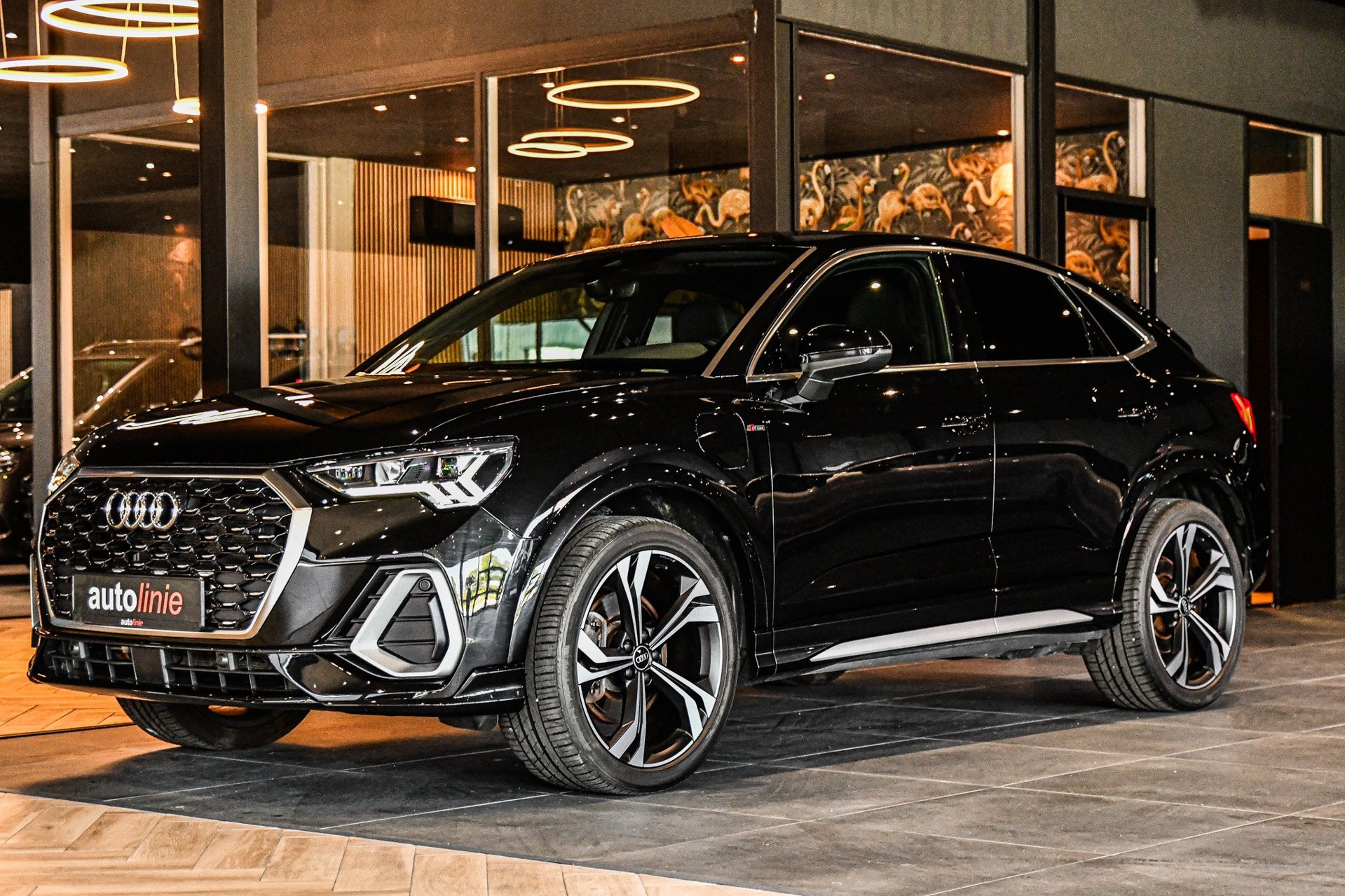 Audi Q3 Sportback 45 TFSI e 3x S-Line, Matrix, ACC, 20", Cam, Auto's, Dealer onderhouden, Gebruikt, Zwart, 4 cilinders