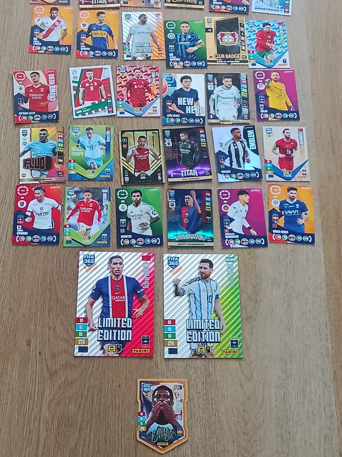 Grote collectie FIFA 365 Adrenalyn XL voetbalplaatjes, Ophalen, Zo goed als nieuw, Buitenlandse clubs, Spelerskaart