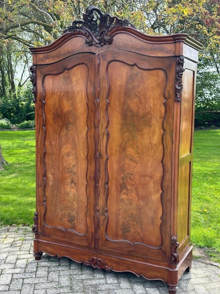 Antieke kuifkast, Ophalen