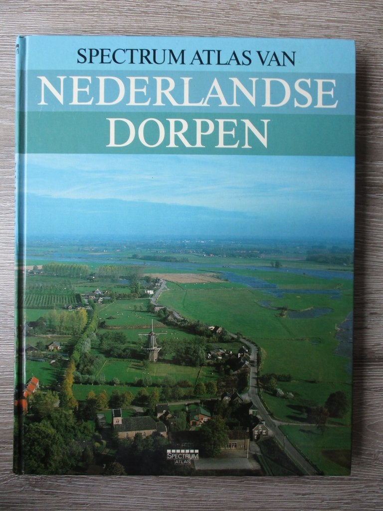 Spectrum atlas van de Nederlandse dorpen, Ophalen of Verzenden, Gelezen
