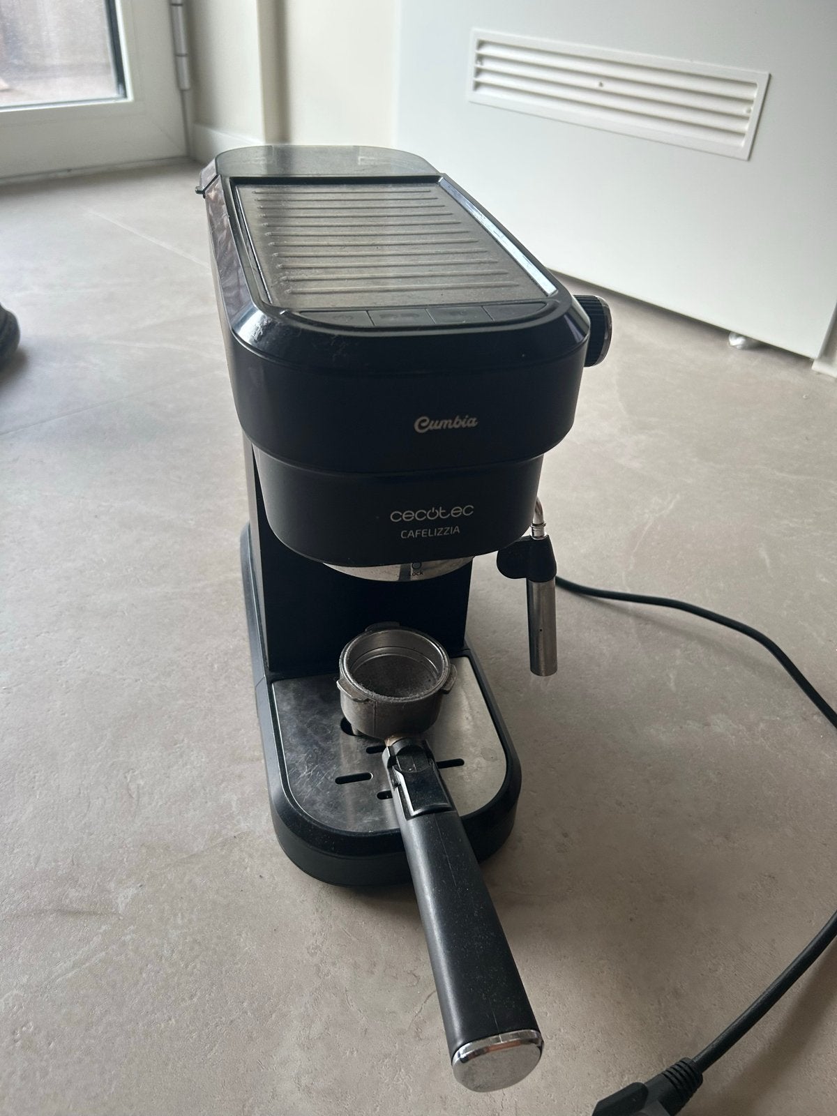 Cecotec Cumbia Cafelizzia 790 Steel Espresso Machine, Ophalen, Afneembaar waterreservoir, Gebruikt, Espresso apparaat