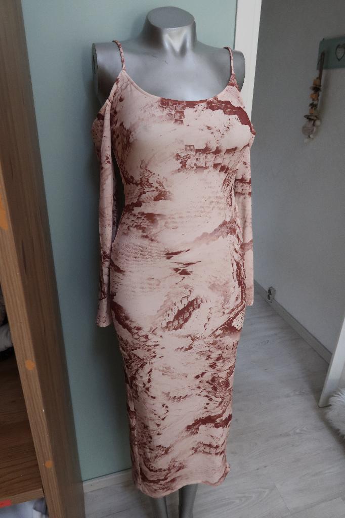 Bershka nieuwe sexy zomerjurk M, Maat 38/40 (M), Overige kleuren, Nieuw, Onder de knie
