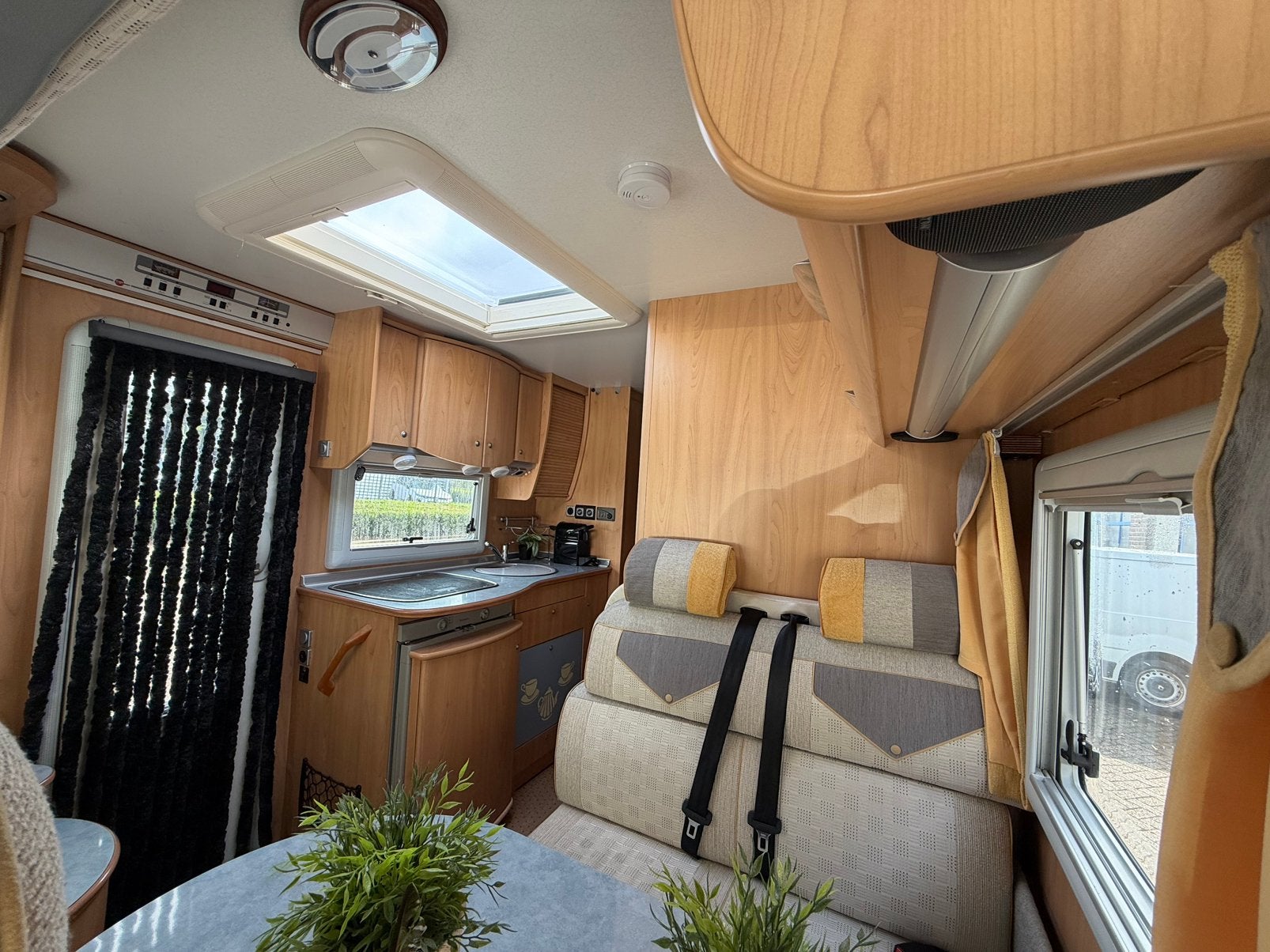 Foto 7 van Burstner i690 Elegance 2.8 JTD - levelsysteem - 66.500 km