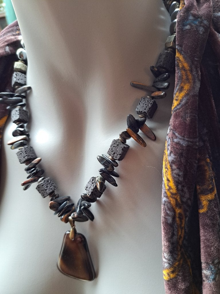 296 Ketting met Hematiet, Pyriet, Lava, Valkenoog en Agaat, Overige kleuren, Nieuw, Ophalen of Verzenden, Steen of Mineraal