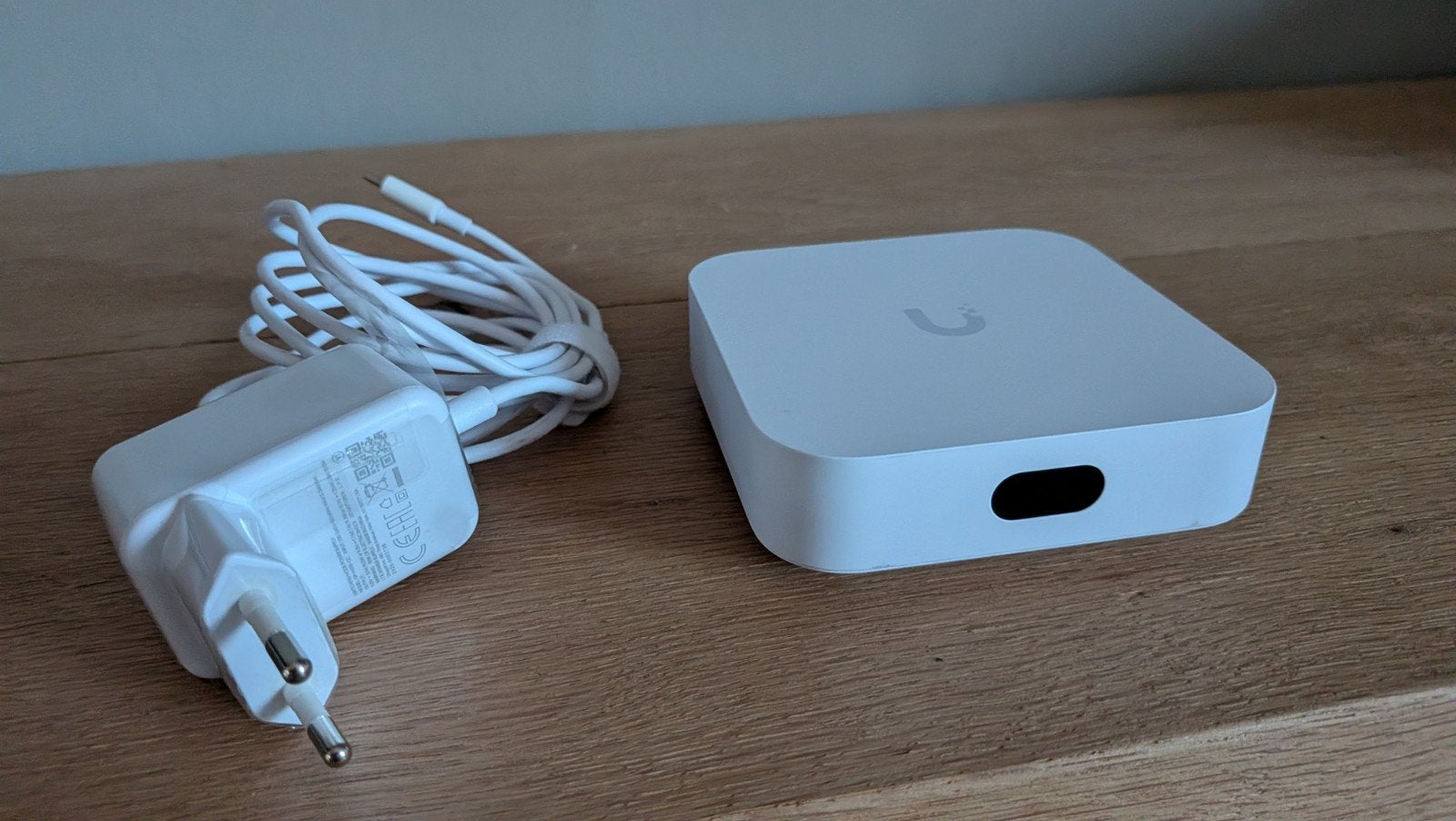 Ubiquiti UniFi Express (UX) Router - Zo goed als nieuw, Ophalen of Verzenden, Zo goed als nieuw, Router, Ubiquiti