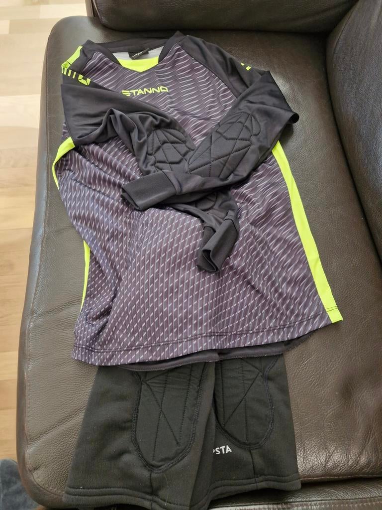 Stanno/ Kipsta Keepersset Maat 140 + voetbalshirt, Ophalen, Zo goed als nieuw, Set