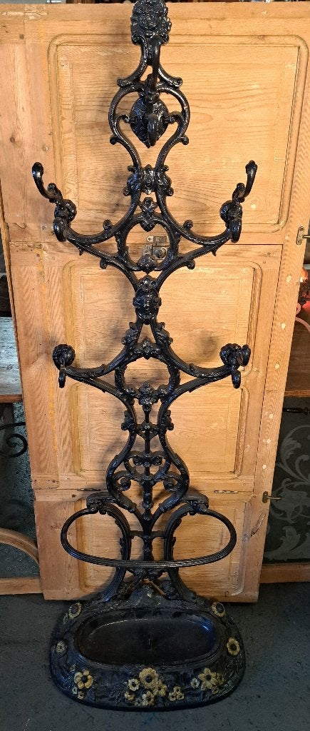 Antieke gietijzeren kapstokken staand model 2 verschillende, Antiek en Kunst, Curiosa en Brocante, Ophalen