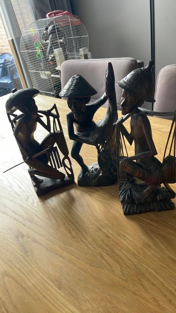 3 Indonesische  houtgesneden beelden, Antiek en Kunst, Kunst | Beelden en Houtsnijwerken, Ophalen