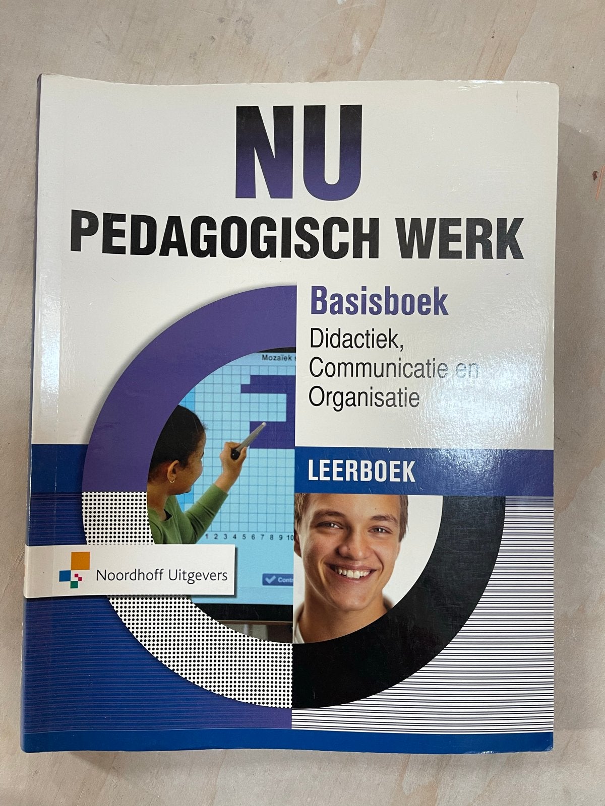NU Pedagogisch Werk Basisboek Leerboek MBO, Ophalen of Verzenden, Zo goed als nieuw, Overige niveaus, Overige vakken