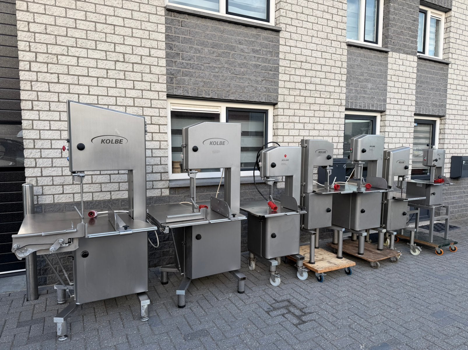 Slagerij gehaktmolen mengmachine stopbus lintzaag snijtafel, Ophalen