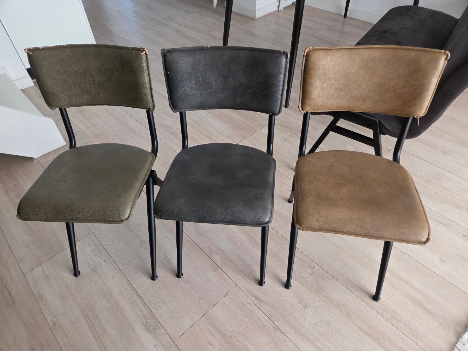 Dutchbone Willow eetstoelen (3x) - army, antraciet, cognac, Ophalen, Gebruikt, Overige kleuren, Drie