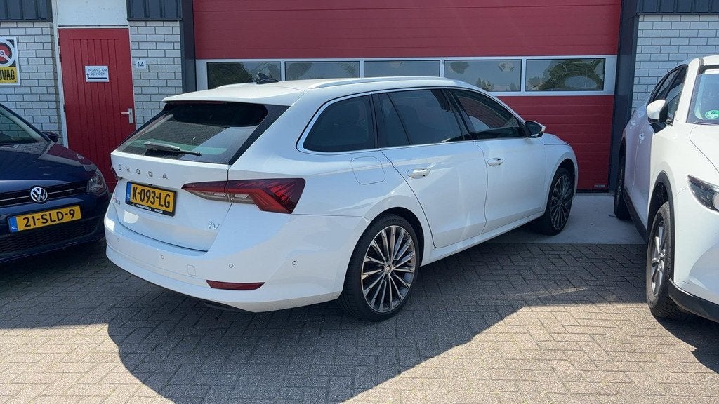 Skoda Octavia Combi 1.4 TSI iV PHEV Business Edition Plus SO, Auto's, Gebruikt, Wit, https://media-marktplaats.export.dv.nl/22559024982/document-1.pdf