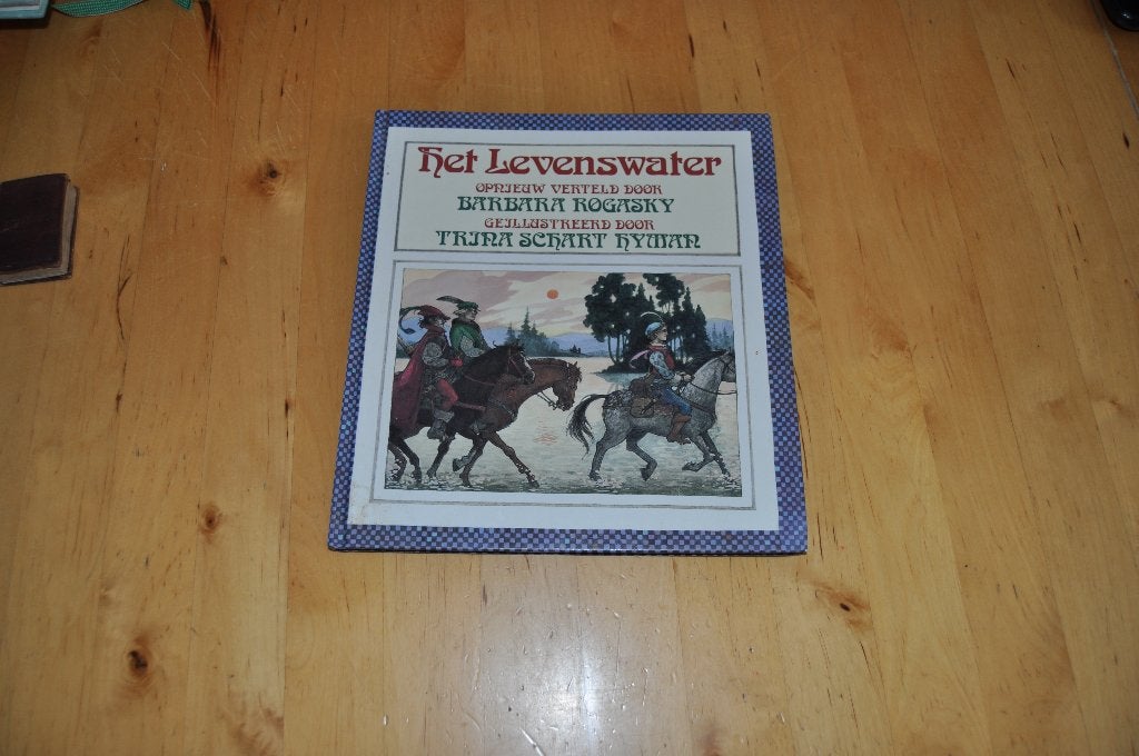 Het Levenswater, Barbara Rogasky / Grimm  Sprookje, Ophalen of Verzenden, Gelezen, Sprookjes