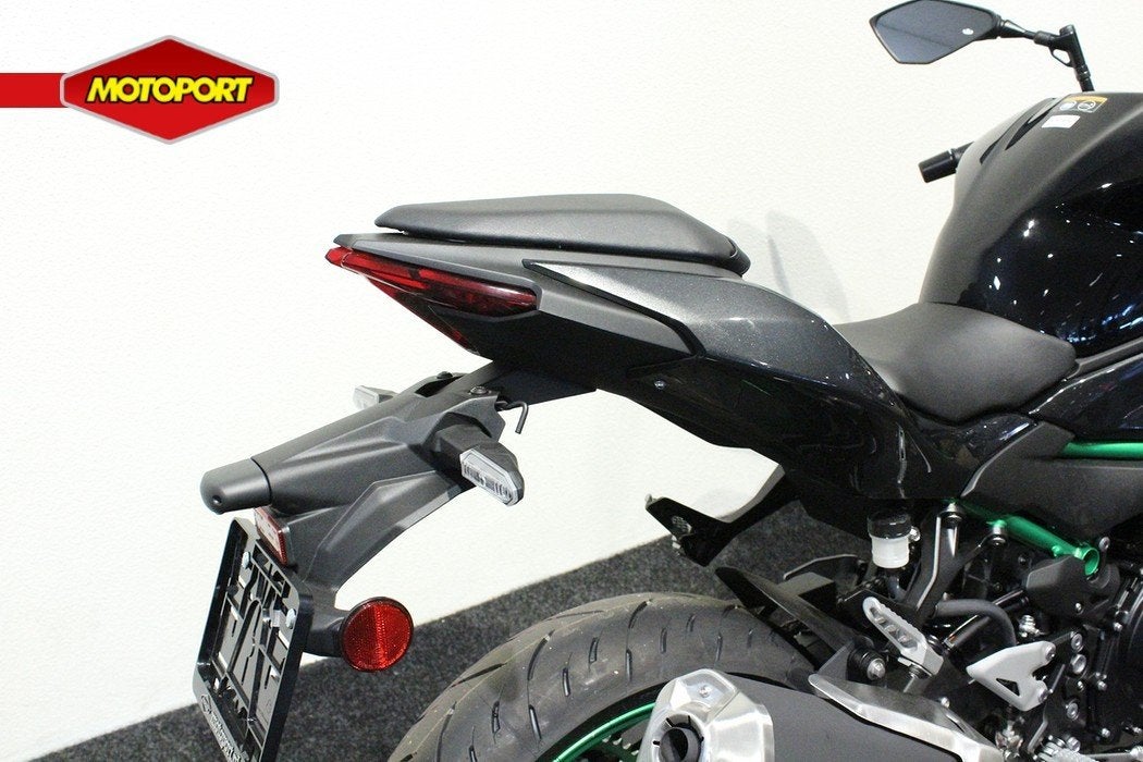 Kawasaki Z500 SE, Motoren, Bedrijf, Naked bike