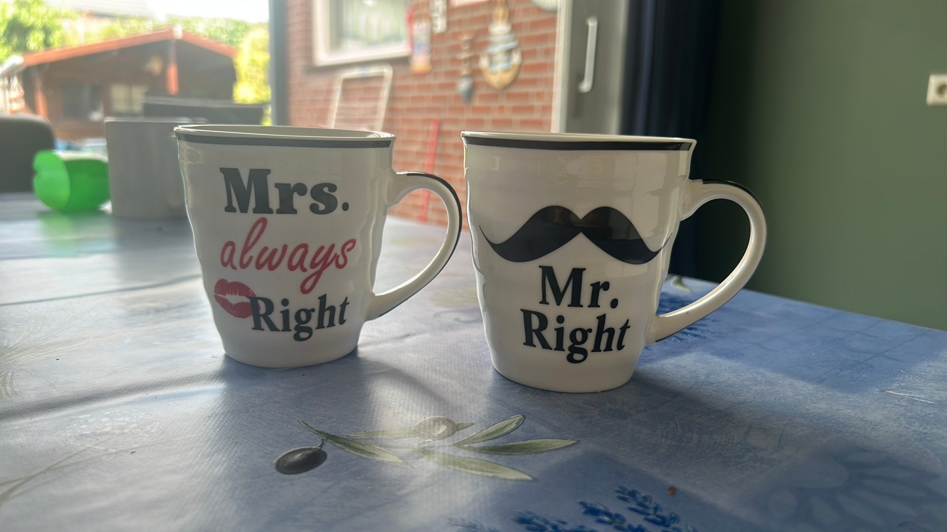 Mokken, Huis en Inrichting, Keuken | Servies, Ophalen of Verzenden, Zo goed als nieuw, Overige stijlen, Kop(pen) en/of Schotel(s)