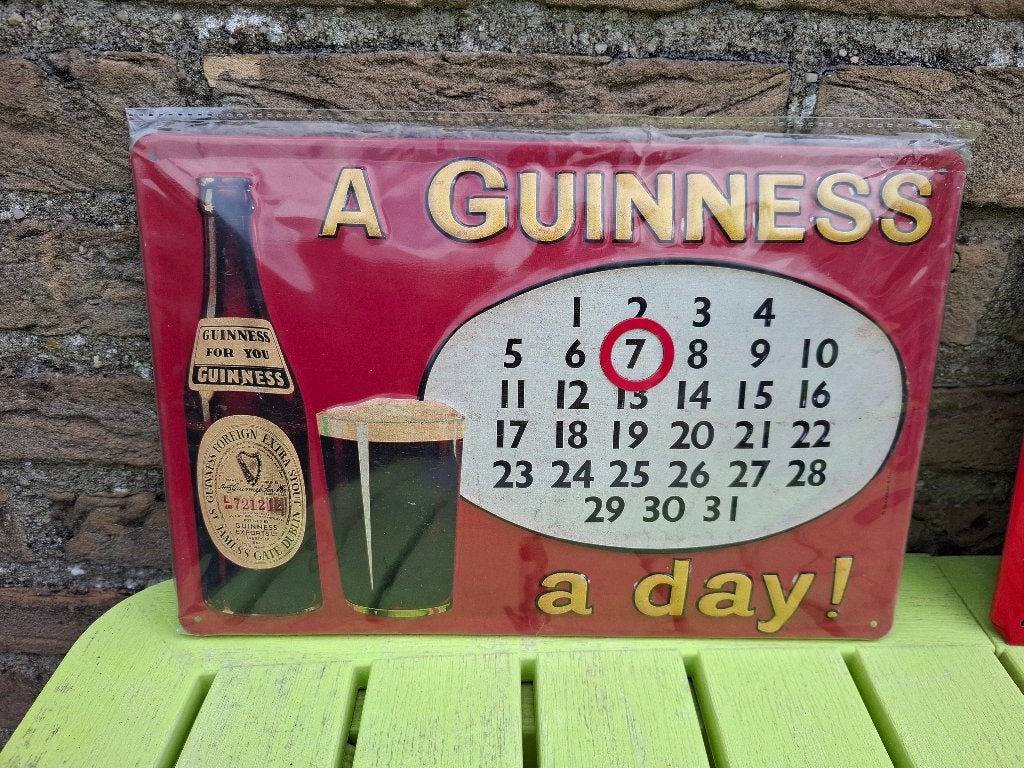 Guinness reclamebord in reliëf - kalender, Ophalen of Verzenden, Nieuw, Reclamebord, Plaat of Schild, Overige merken