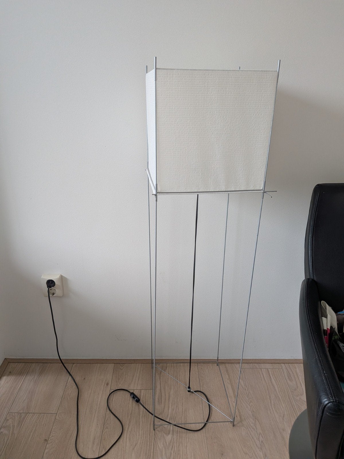 Twee maal Lotek vloerlamp, Ophalen, Gebruikt, 100 tot 150 cm