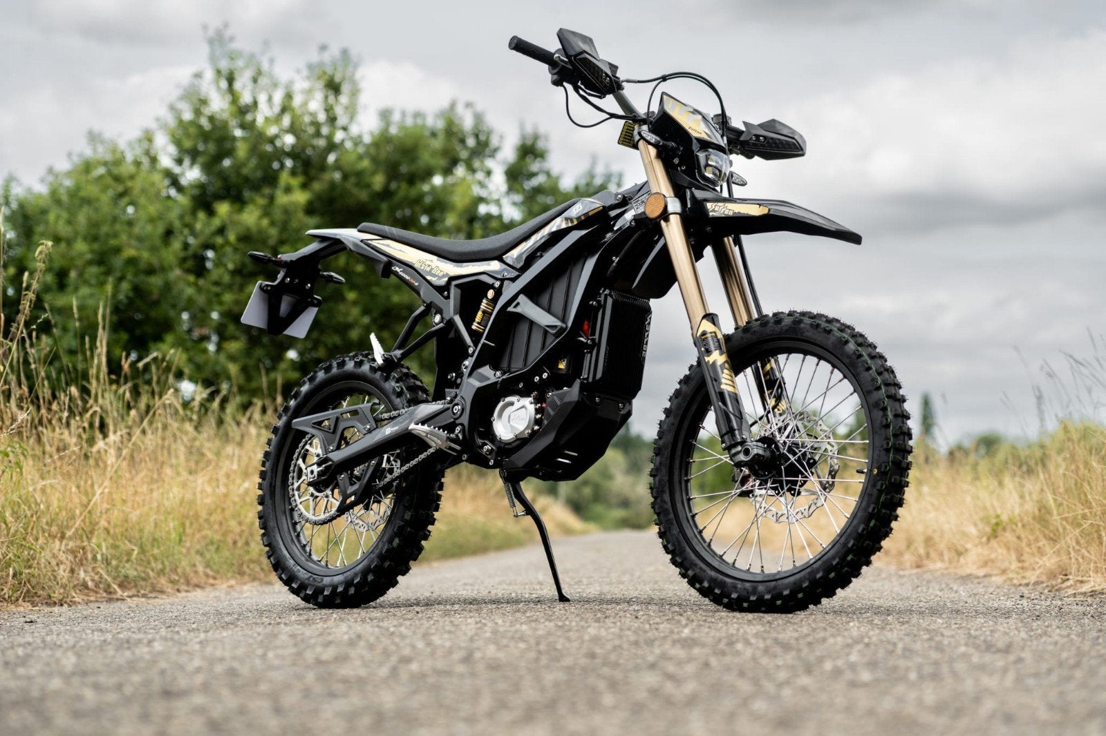 straatlegall Surron Ultra Bee HP 2026 - Nagelnieuw, Fietsen en Brommers, Ophalen