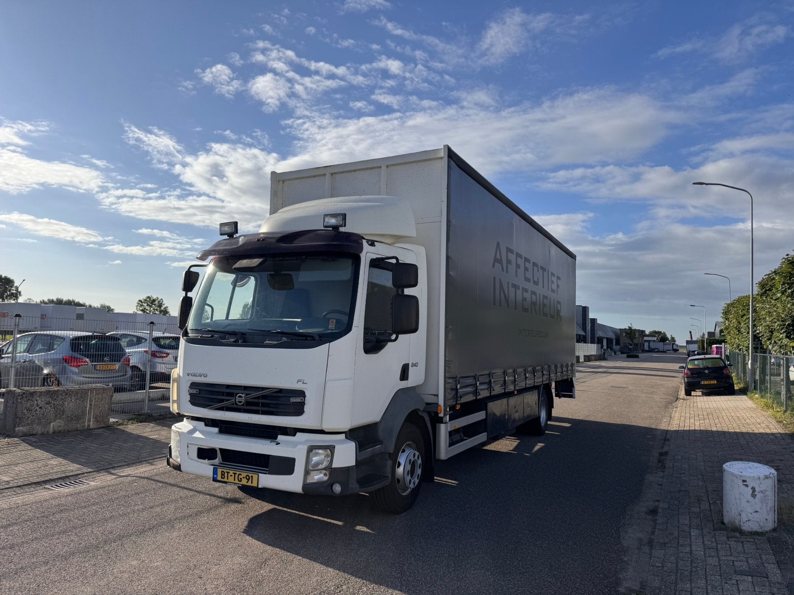 Volvo FL 240 automaat lucht vering laadklep, Auto's, Automaat, Zwart, Wit, Bedrijf