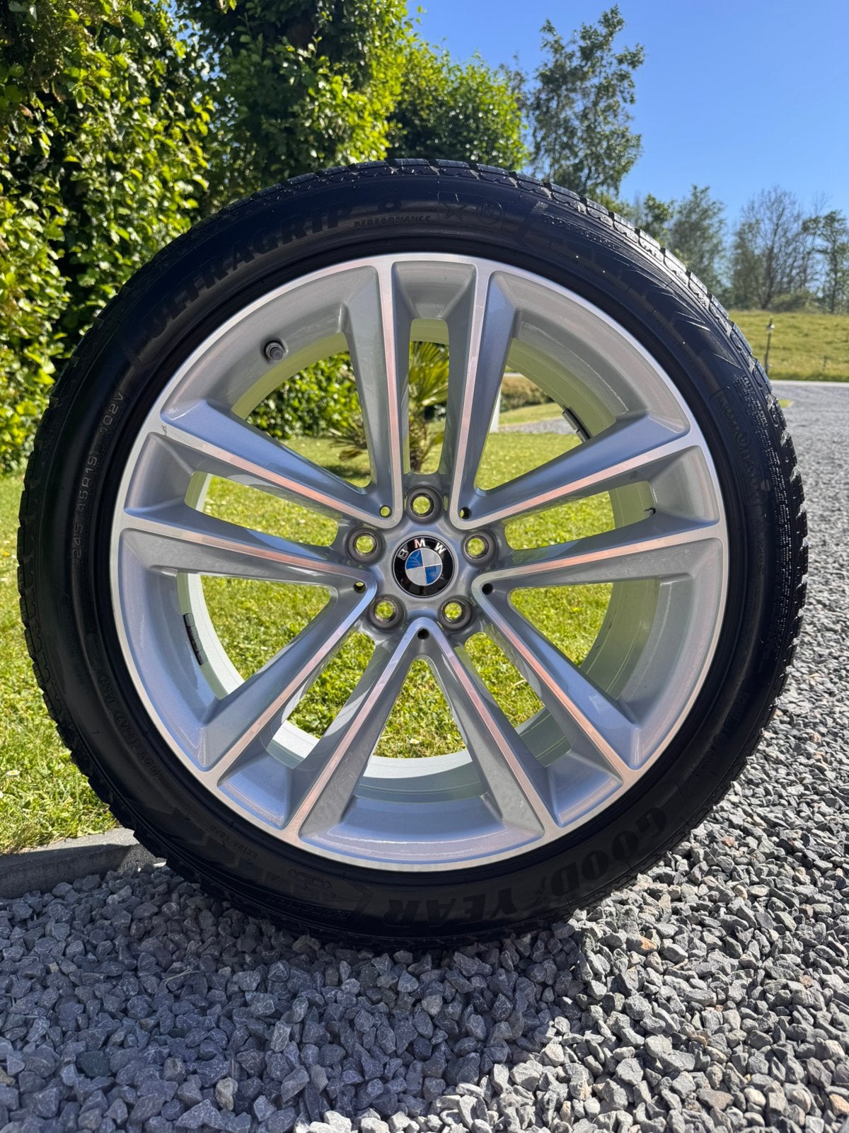 19 inch BMW 5 serie G60 G61 Orig Winterbanden Goodyear, 245 mm, Banden en Velgen, Winterbanden, Ophalen