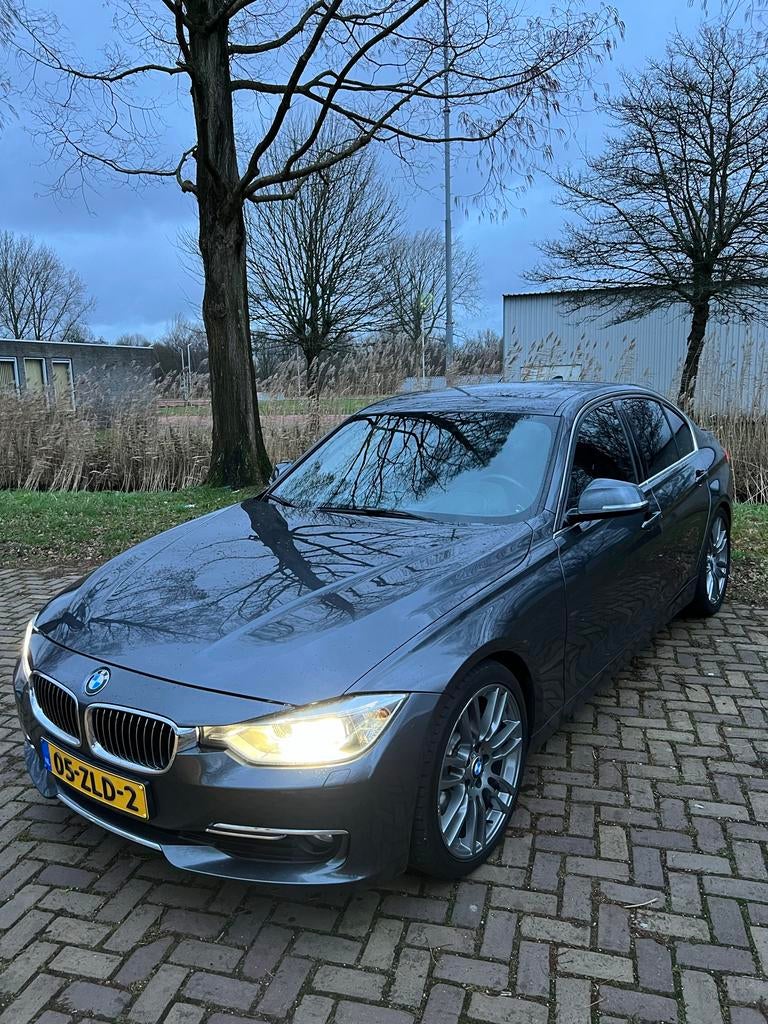 BMW 3-Serie 3.0 Activehybrid AUT 2013 Grijs, Automaat, Achterwielaandrijving, Zwart, Zilver of Grijs