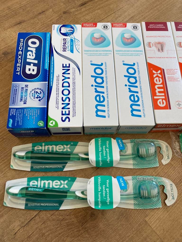 11x Elmex/Meridol/Oral-b Pro/TEPE tandpasta 5x tandenborstel, Ophalen of Verzenden, Nieuw, Tandpasta