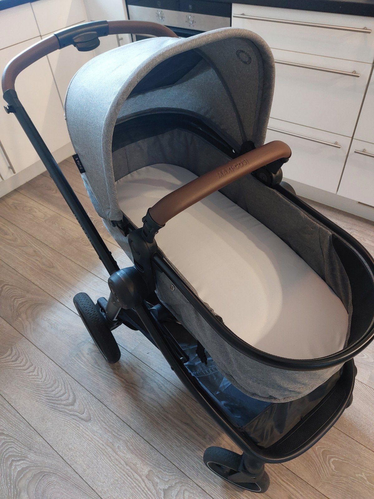 Maxi-Cosi Zelia S Trio: Kinderwagen, Reiswieg & Autostoel, Ophalen, Zo goed als nieuw, Combiwagen, Met autostoeltje