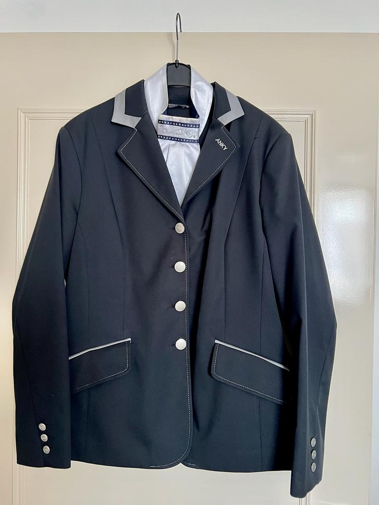 Anky wedstrijd rijjas zwart maat 42, Ophalen of Verzenden, Zo goed als nieuw, Dressuur, Bovenkleding