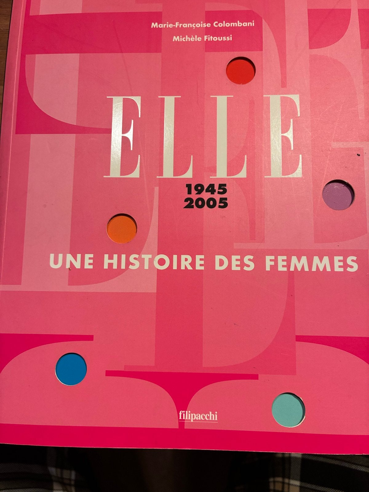 ELLE 1945-2005: Een Geschiedenis van Vrouwen, Boeken, Ophalen of Verzenden, Zo goed als nieuw, Damesbladen
