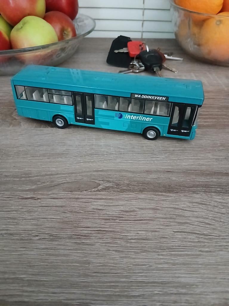 Een bus van interliner, Hobby en Vrije tijd, Modelauto's | 1:87, Ophalen of Verzenden, Bus of Vrachtwagen, Overige merken
