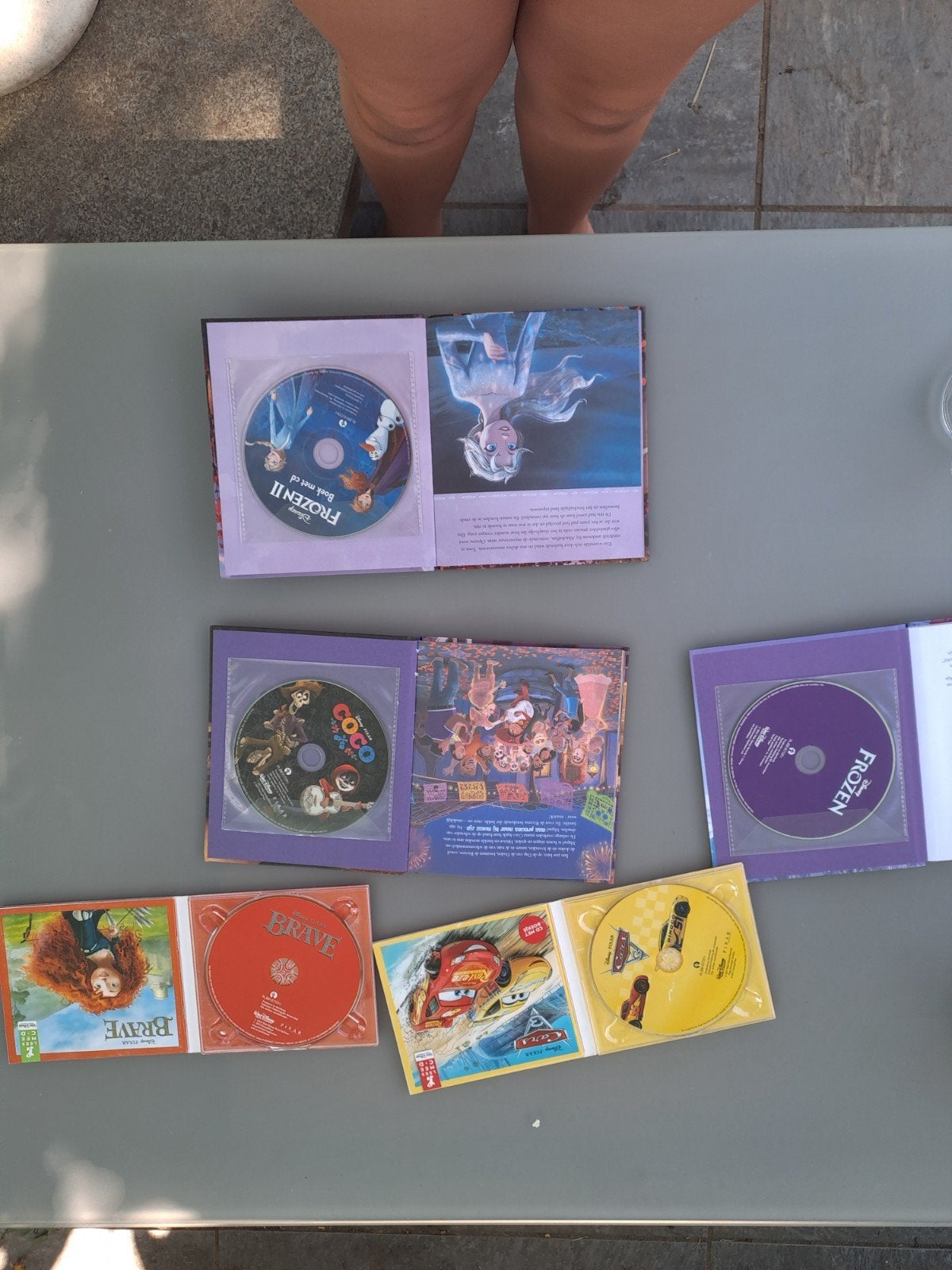 Disney Leesboeken met CD: Frozen, Cars, Brave, Co, Ophalen, 6 tot 9 jaar, Zo goed als nieuw, Inclusief boekje